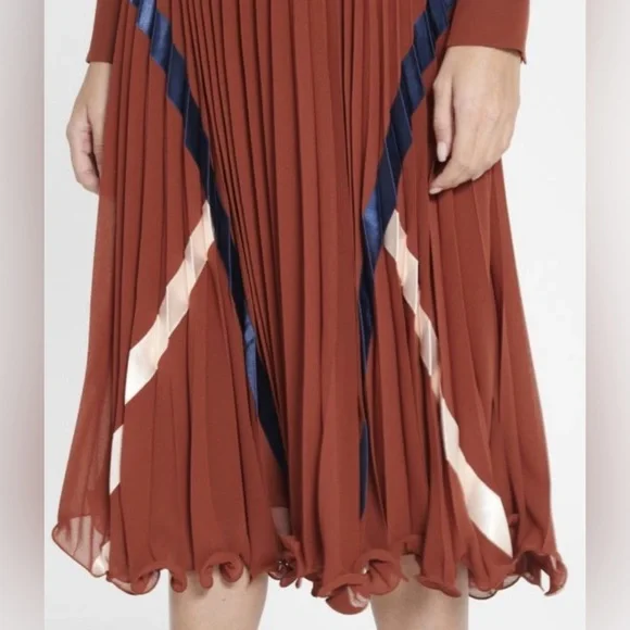 See By Chloe Woman Satin Trimmed Plissé
Georgette Midi Skirt Brown Size:4 - Picture 5 of 7
